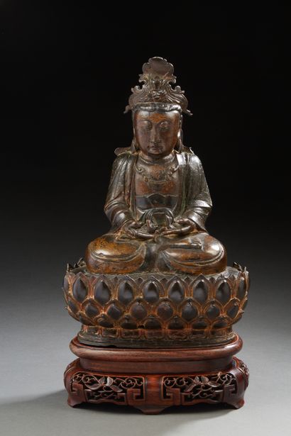 null Chine, période Ming, XVIe siècle 
Sujet en bronze anciennement laqué, représentant...