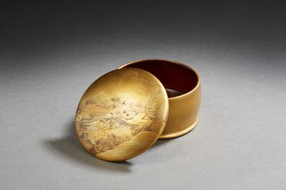 null Japon, période Meiji (1868-1912)
Petit Kogo circulaire en laque or et intérieur...