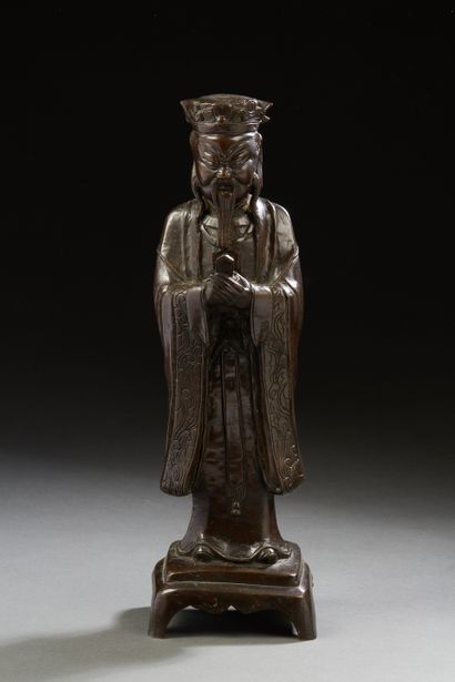 null Chine, XVIIe-XVIIIe siècle, 
Important sujet en bronze de patine brune, représentant...