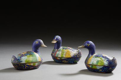null China, 20th century,
Three covered boxes in cloisonné enamel on copper, in the...