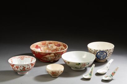 null Chine et Japon, XIXe siècle
Lot de porcelaines, comprenant trois cuillères et...