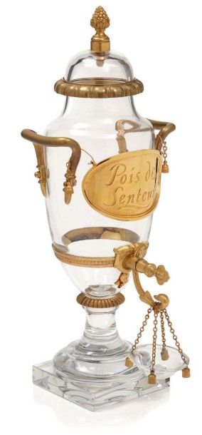 Maison CARON Rare fontaine à parfum en cristal de Baccarat. Monture en bronze doré.
Cette...
