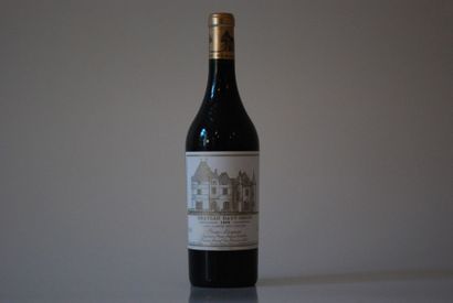 null Une bouteille de Château Haut-Brion 1996, 1er GCC Graves, Pessac-Léognan (Etiquette...