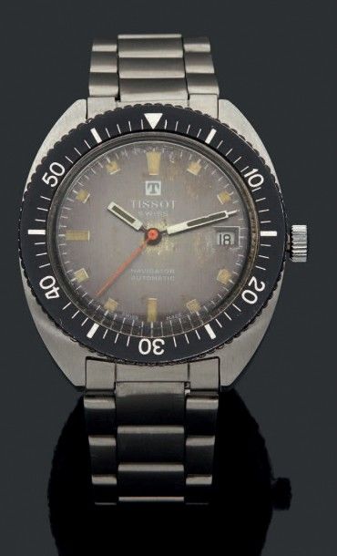 TISSOT Navigator vers 1970
Montre bracelet en acier, fond vissé.
Cadran noir avec...