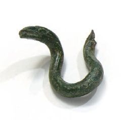 null Serpent en bronze à patine verte.
Epoque romaine ou gauloise?
Long.: 4 cm