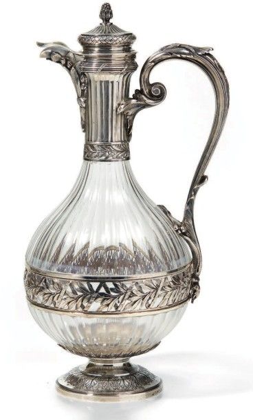 BOIN-TABURET 
Aiguière en cristal de style Louis XVI à décor de muguet, le corps...