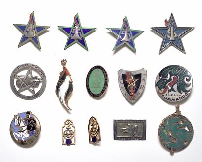 null 43 Insignes de spahis marocains dont: 2ème RSM 1929 étoile à 6 branches 1er...
