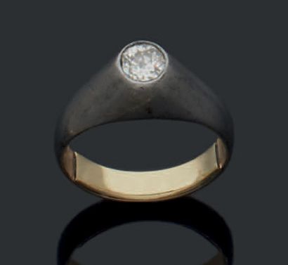 null Bague en or jaune (18k) noirci sertie d'un diamant de taille ancienne.
Poids:...