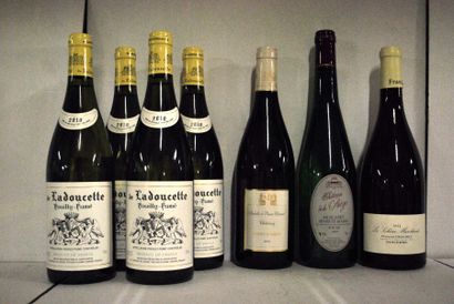 null Ensemble composé de sept bouteilles de vin blanc du Pays-de-la-Loire:
- Une...