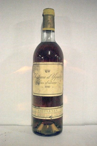 null Une bouteille de Château Yquem 1980, 1er Cru Classé Sauternes (capsule abimée...