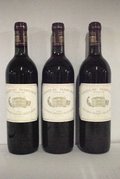 null Lot de trois bouteilles de Château Margaux 1985, 1er GCC Margaux