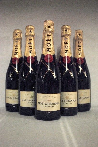null Six bouteilles de Champagne Brut, Moët et Chandon, Brut Impérial, Champagne