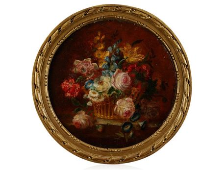 École Française du XIXe siècle 
Bouquets de fleurs.
Paire d'huiles sur panneau rondes....