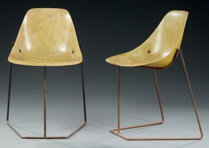 René Jean Caillette (1919-2004) & Steiner Editeur 
Paire de chaises Coccinelle structure...