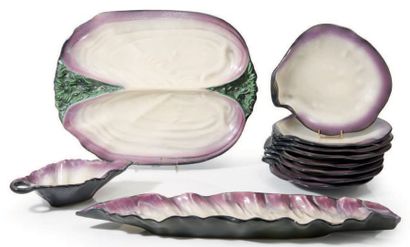 Pol CHAMBOST(1906-1983) 
Service coquillage.
composé de deux plats, une saucière...