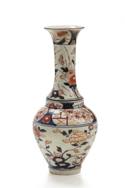 null JAPON (Arita).

Vase en porcelaine de forme balustre formé de deux vases (potiche...