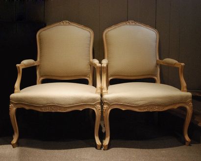 null Paire de fauteuils de style Louis XV.

Epoque XXème.