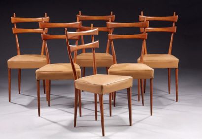 Ico Parisi (attribué à) 
Suite de six chaises à structure et dossier en bois, assise...