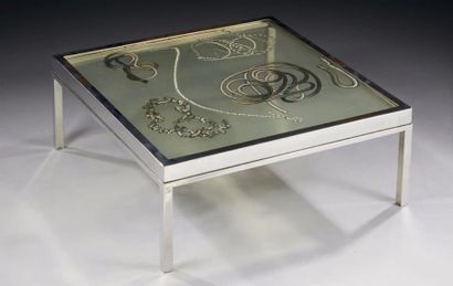 Marie-Claude de FOUQUIÈRES (XXe) 
Table basse à structure métallique, plateau en...