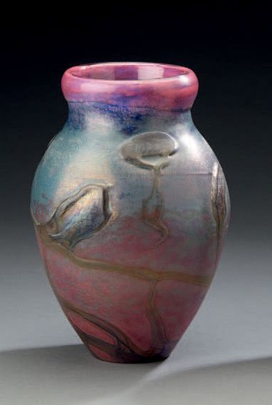 Jean-Claude NOVARO (1943-2015) 
Vase en verre à inclusion
H.: 22 cm