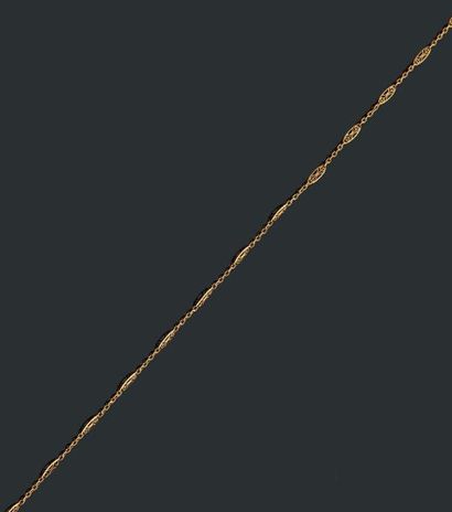 null Collier en or jaune 18K (750), avec maille forçat séparé par des maillons oblongs...