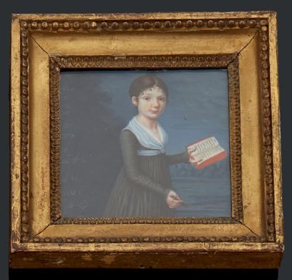 Ecole FRANCAISE vers 1800 Portrait d'une jeune fille tenant un livre ouvert.
Miniature...