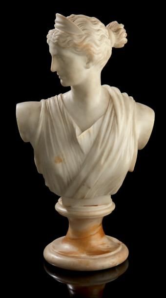 D'après l'Antique 
Buste en marbre blanc représentant une jeune femme drapée à l'antique,...
