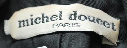 MICHEL DOUCET PARIS Michel DOUCET Paris. 

Veste longue du soir noire moirée à deux...