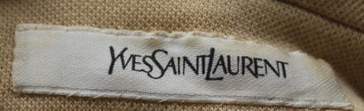 Yves Saint LAURENT Yves SAINT LAURENT. 

Veste courte cintrée en coton beige, deux...