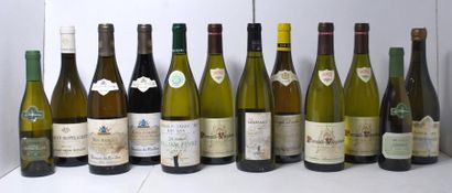 null Ensemble de 12 bouteilles comprenant :

- 3	 Pernand Vergelesses, 				2012,...