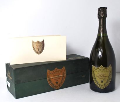 null Une bouteille de Champagne Dom Perignon, 1982.
