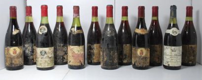 null Ensemble de 12 bouteilles comprenant :

- 1	 Chambolle Musigny				, Bernard...