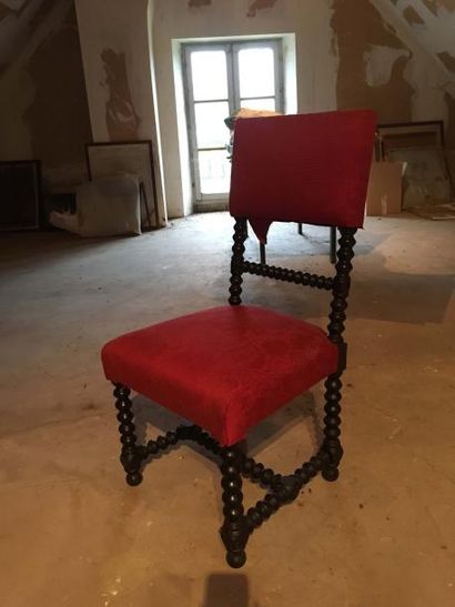 null Petite chaise en bois tourné. Entretoise en H. Style Louis XIII.