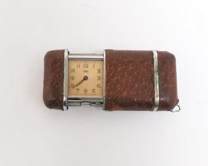 null EBEL

Petite montre de poche cadran marqué Ebel dans un étuit en cuir.



Dim....