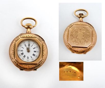 null Petite montre de poche en or jaune (18k) 



Cadran émaillé blanc à chiffre...