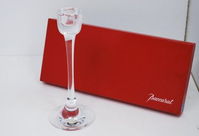 BACCARAT BACCARAT

Bougeoir en cristal

H. : 25 cm.

(Dans sa boite d'origine)