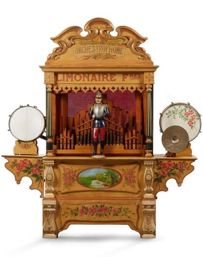 LIMONAIRE Frères 
Rare limonaire; le fronton à motifs Art Nouveau inscrit «orchestrophone...