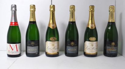 null Ensemble de six bouteilles comprenant :

- Une bouteille de Champagne , Réserve...