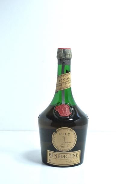 null Bouteille de Benedictine.