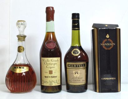 null Ensemble de quatre bouteilles comprenant :

- Coffret Cognac Courvoisier Napoléon...