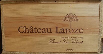 null Caisse de douze bouteilles de Château Laroze, Saint-Emilion, 2005.