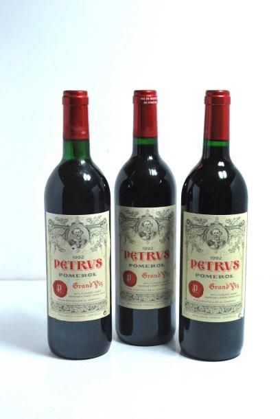 null Trois bouteilles de Petrus, Pomerol, 1992