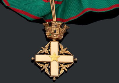 ITALIE 
Ordre du mérite de la République, institué en 1951.
Etoile d'officier.
Argent...