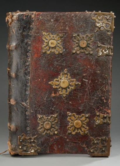 null Porte-document en cuir et bronze.
XVIIIe siècle.
Dim.: 48 x 34 x 5 cm