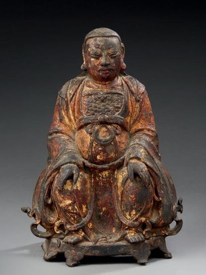 CHINE 
Grande figurine en bronze laqué et doré représentant Guandi, dieu de la guerre,...