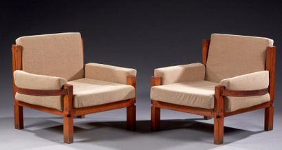 Pierre Chapo(1927-1986) 
Paire de fauteuils modèle S15.
Structure en orme assemblée...