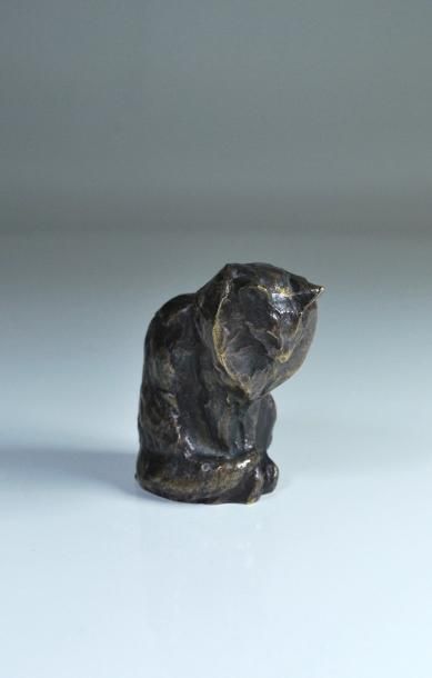 null Théophile-Alexandre STEINLEN (1859-1923), d'après_x000D_

Chat assis._x000D_

Bronze...