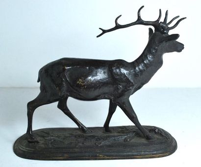 null Charles Isidore Gustave PARMANTIER (1818-1874)
Cerf. 
Bronze à patine brune....