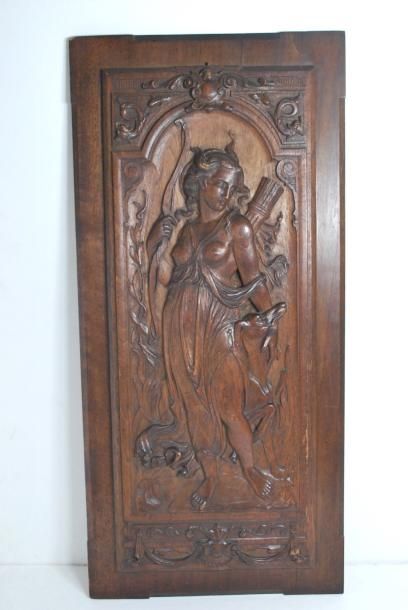 null Panneau en bois sculpté signé HUGON 1887
Figurant Diane