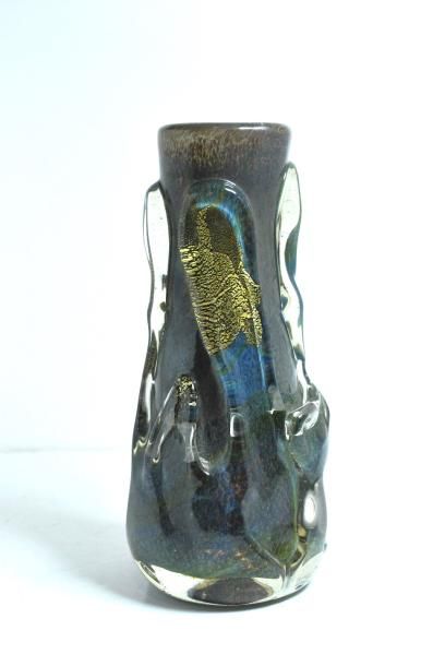 null Jean-Claude NOVARO (1943-2014)
Vase en verre soufflé à inclusions. 
Signature...